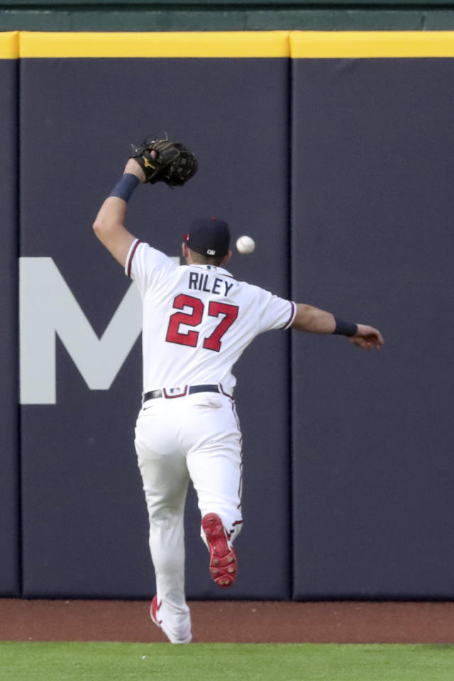 Mr. Clutch: Riley comes up big again, Braves win Game 3 – KGET 17