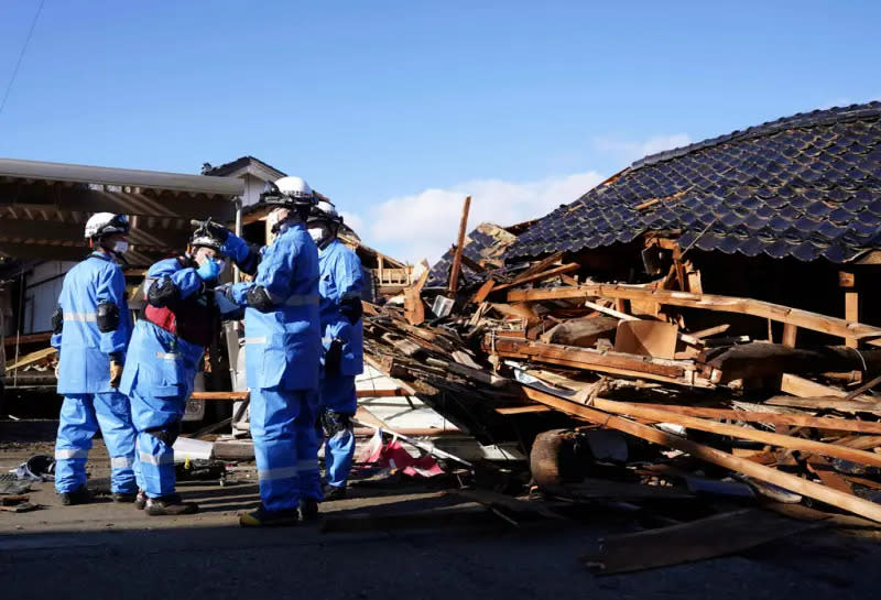 ▲日本石川縣能登地區元旦發生7.6級強震，造成多處建築物倒塌。（圖／美聯社／達志影像）