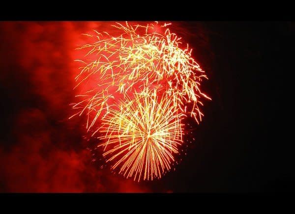 <strong>SCORE: 80</strong>    The 20-minute <a href="http://www.pbs.org/capitolfourth/" target="_hplink">show on the National Mall </a>shoots 66,000 pounds of fireworks for its 500,000 visitors. The fireworks begin after 9 p.m., following a parade, and are set to a soundtrack by The National Symphony Orchestra. To sit on the Mall, be prepared to go through a security checkpoint where all bags and coolers are examined. It's worth it, though - the base of the Lincoln Memorial is a beautiful place to watch the show.    Photo: <a href="http://www.flickr.com/photos/dan-lem2001/3690511381/" target="_hplink">Dan Dan The Binary Man</a>/Flickr