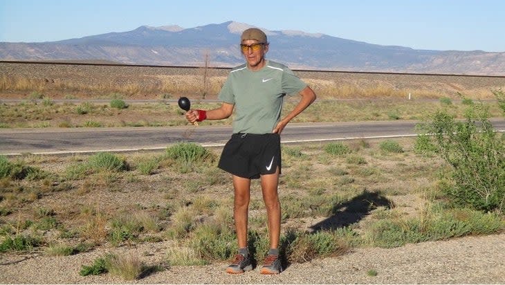 <span class="article__caption">Edison Eskeets on his 15-day run honoring the Navajo Long Walk</span> (Photo: Jason Bunion)