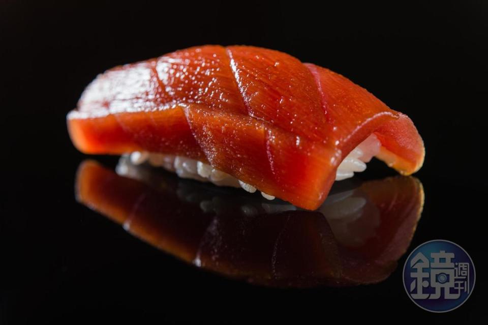 鮪魚赤身握壽司。