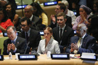 <p>Comédienne extrêmement engagée, Emma Watson œuvre notamment pour l’éducation des jeunes filles à travers le monde. En juillet 2014, l’actrice est nommée ambassadrice de bonne volonté par l’ONU Femmes. La même année, elle prononce un vibrant discours pour l’égalité des sexes au siège des Nations unies, à Washington. </p>