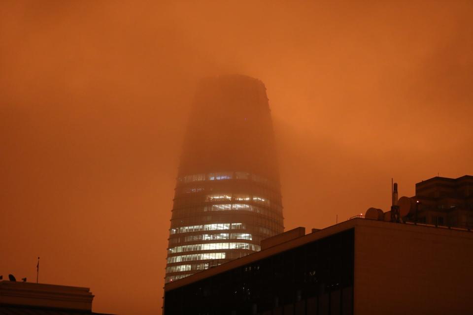 san francisco wildfire smoke fog orange sky