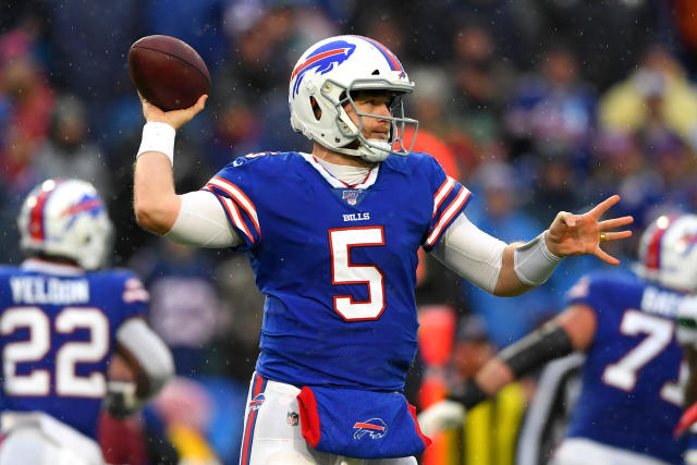 Buffalo Bills place former Trojan Matt Barkley on injured reserve