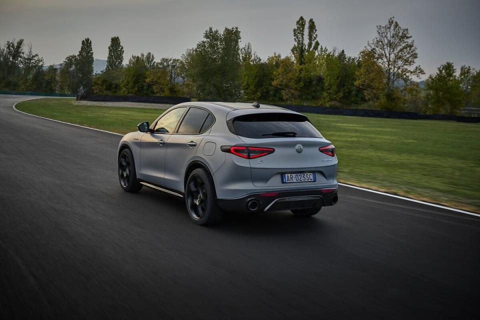 2024 alfa romeo stelvio