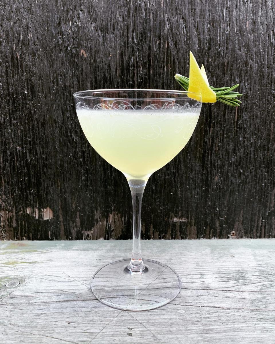 Scouten called this creation a Daisy Blanco. It's an alcohol-free version of a White Lady, made with honey syrup, lemon juice, glycerin imitation gin and triple sec, and muddled rosemary. 