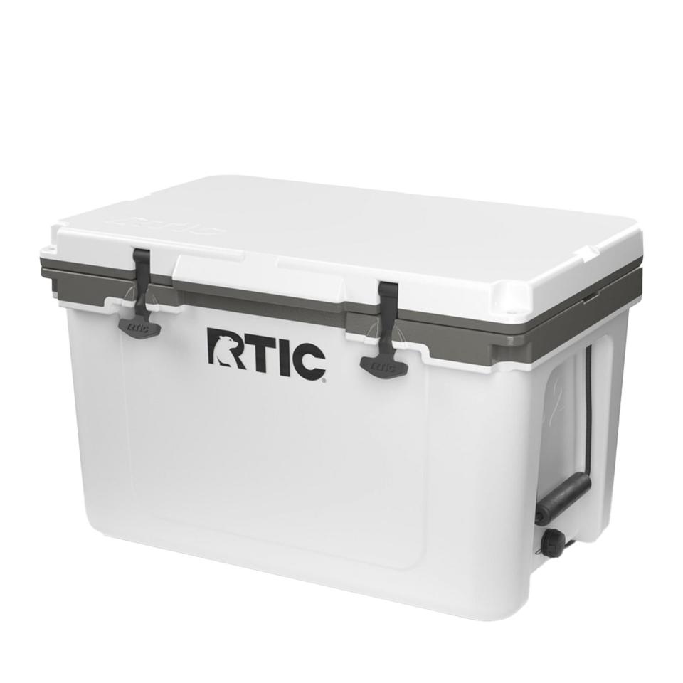 RTIC-Ultra-Light-Cooler-The-Best-Beach-Coolers-Products