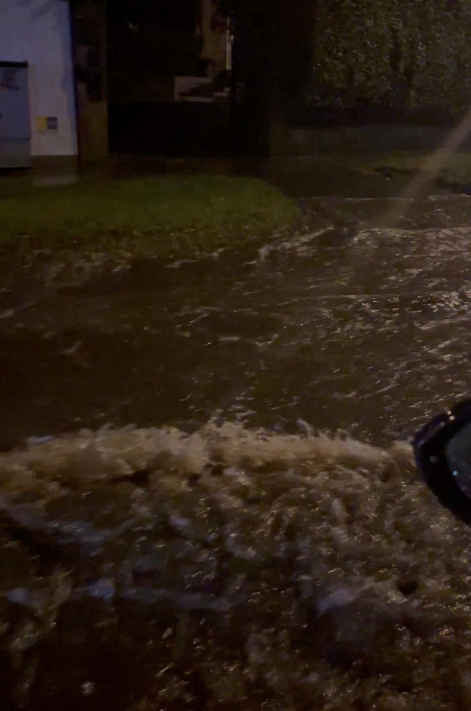 One Londoner compared the rain to ‘monsoon weather’ (@FPLAKSHAY_ via REUTERS)