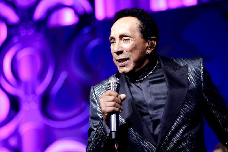 Smokey Robinson performs on stage as the stars come out for Byron Allen in Beverly Hills as he was honored with the 2023 UCLA Neurosurgery Visionary Award at The Beverly Hilton on October 11, 2023 in Beverly Hills, California.<br> - Photo: Greg Doherty for Byron Allen/Allen Media Group (Getty Images)