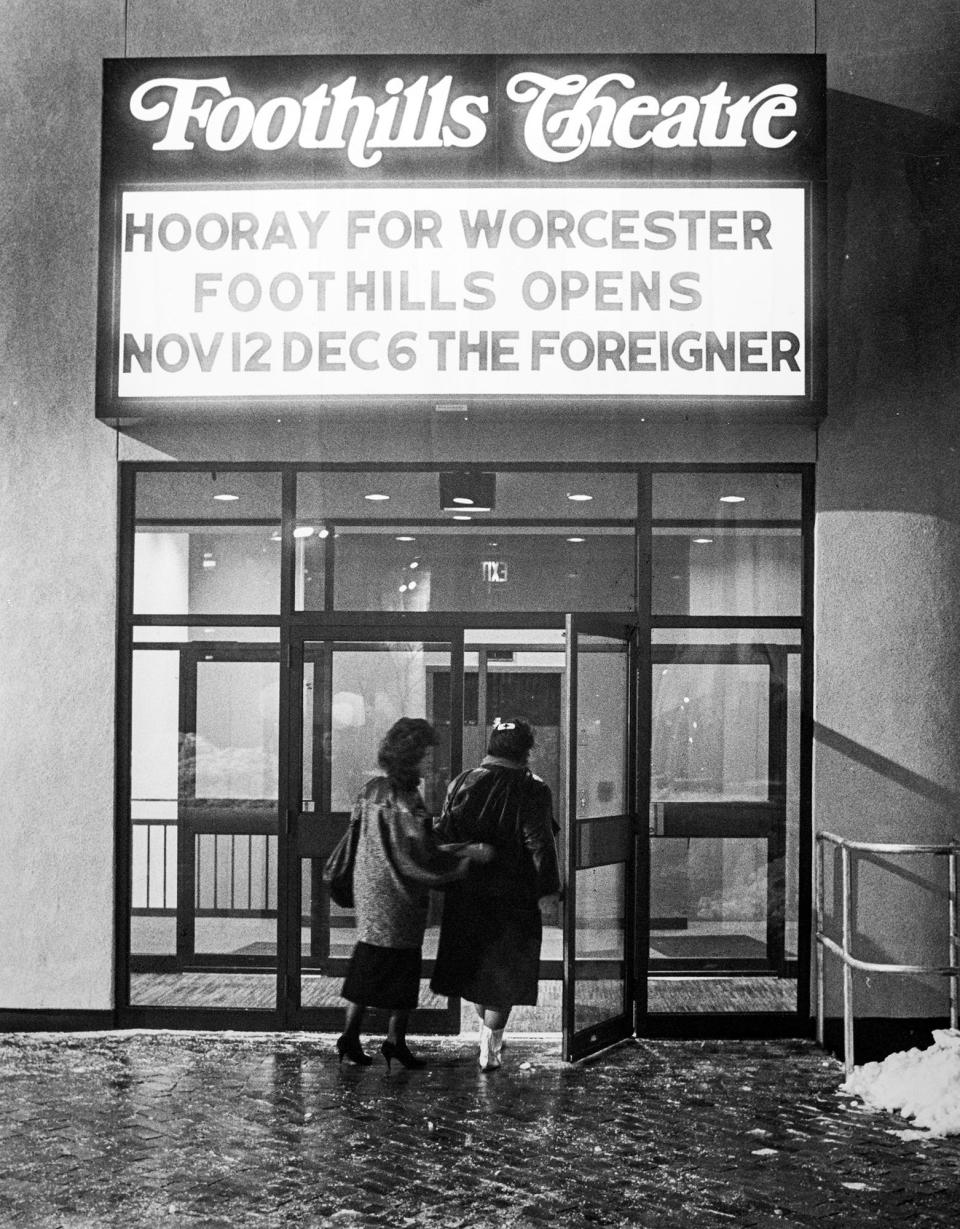 Worcester Foothills Theatre officially opens in its new quarters Nov. 12, 1987.