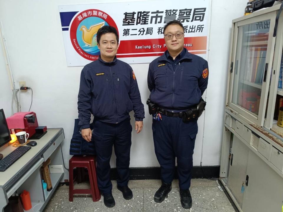 基隆市警察局第二分局和一路派出所警員鄭旭翔、潘禹叡（左至右）。（記者薛秀蓮翻攝)