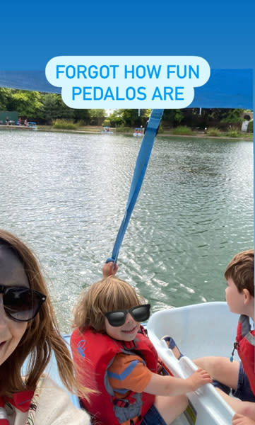 alex-jones-sons-kit-and-teddy-pedalo