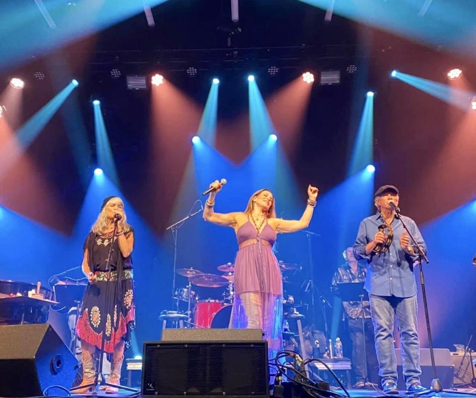 Mary McCrink (left), Lisa Sherman and Byron Smith in "Taylor, Simon, King: A Celebration of Three American Troubadors."