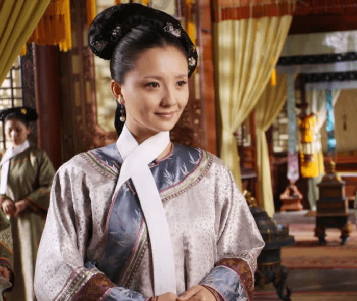 Sun Qian plays the maid Cui Jinxi in 'Legend of Zhen Huan'