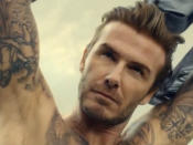 <p>L’idée de la campagne H&M avec David Beckham ? Se rincer l’œil avec le corps musclé du footballeur en caleçon.</p><br><br><a href="https://www.elle.fr/Loisirs/Sorties/News/Super-Bowl-les-15-meilleures-publicites-de-stars#xtor=AL-541" rel="nofollow noopener" target="_blank" data-ylk="slk:Voir la suite des photos sur ELLE.fr;elm:context_link;itc:0;sec:content-canvas" class="link ">Voir la suite des photos sur ELLE.fr</a><br><h3> A lire aussi </h3><ul><li><a href="https://www.elle.fr/Loisirs/Musique/News/Super-Bowl-2020-decouvrez-les-deux-stars-qui-chanteront-a-la-mi-temps-3817779#xtor=AL-541" rel="nofollow noopener" target="_blank" data-ylk="slk:Super Bowl 2020 : découvrez les deux stars qui chanteront à la mi-temps;elm:context_link;itc:0;sec:content-canvas" class="link ">Super Bowl 2020 : découvrez les deux stars qui chanteront à la mi-temps</a></li><li><a href="https://www.elle.fr/Loisirs/Musique/News/Super-Bowl-2019-decouvrez-le-desastre-de-Maroon-5-a-la-mi-temps-3753345#xtor=AL-541" rel="nofollow noopener" target="_blank" data-ylk="slk:Super Bowl 2019 : découvrez le désastre de Maroon 5 à la mi-temps;elm:context_link;itc:0;sec:content-canvas" class="link ">Super Bowl 2019 : découvrez le désastre de Maroon 5 à la mi-temps</a></li><li><a href="https://www.elle.fr/Loisirs/Musique/News/Pourquoi-Adele-ne-chantera-pas-au-Super-Bowl-3139810#xtor=AL-541" rel="nofollow noopener" target="_blank" data-ylk="slk:Pourquoi Adele ne chantera pas au Super Bowl;elm:context_link;itc:0;sec:content-canvas" class="link ">Pourquoi Adele ne chantera pas au Super Bowl</a></li><li><a href="https://www.elle.fr/Loisirs/Musique/News/Revivez-les-meilleurs-moments-du-Super-Bowl-3032043#xtor=AL-541" rel="nofollow noopener" target="_blank" data-ylk="slk:Revivez les meilleurs moments du Super Bowl;elm:context_link;itc:0;sec:content-canvas" class="link ">Revivez les meilleurs moments du Super Bowl</a></li><li><a href="https://www.elle.fr/Astro/Horoscope/Quotidien#xtor=AL-541" rel="nofollow noopener" target="_blank" data-ylk="slk:Consultez votre horoscope sur ELLE;elm:context_link;itc:0;sec:content-canvas" class="link ">Consultez votre horoscope sur ELLE</a></li></ul>