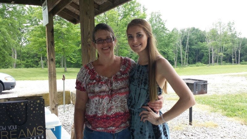 Cindy Krantz and her daughter, Allison Burnett, appear in a family photo.