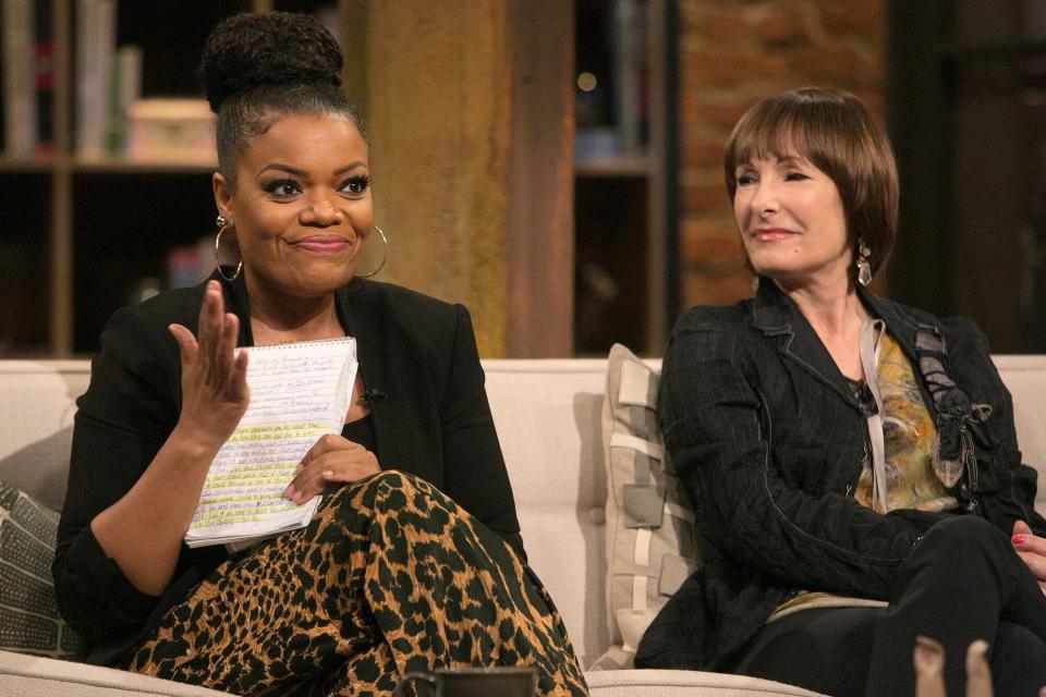 Yvette Nicole Brown and Gale Ann Hurd - Talking Dead _ Season 4, Episode 15