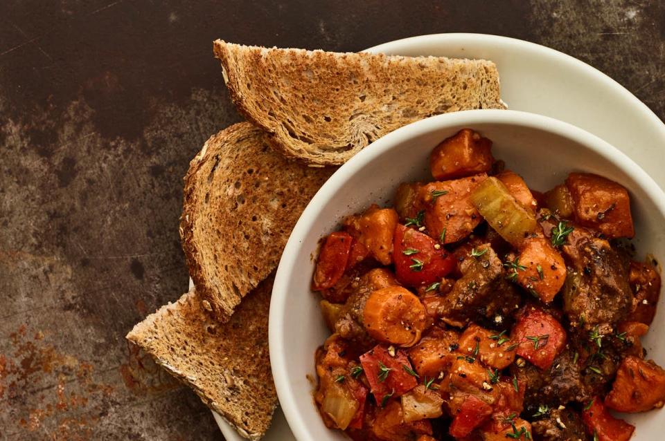 Slow-Cooker Beef, Sweet Potato, and Fennel Stew