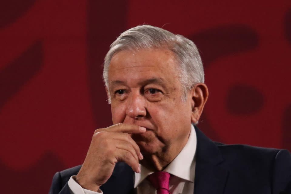 'A cualquiera que hable mal de nosotros les dan las ocho columnas': AMLO