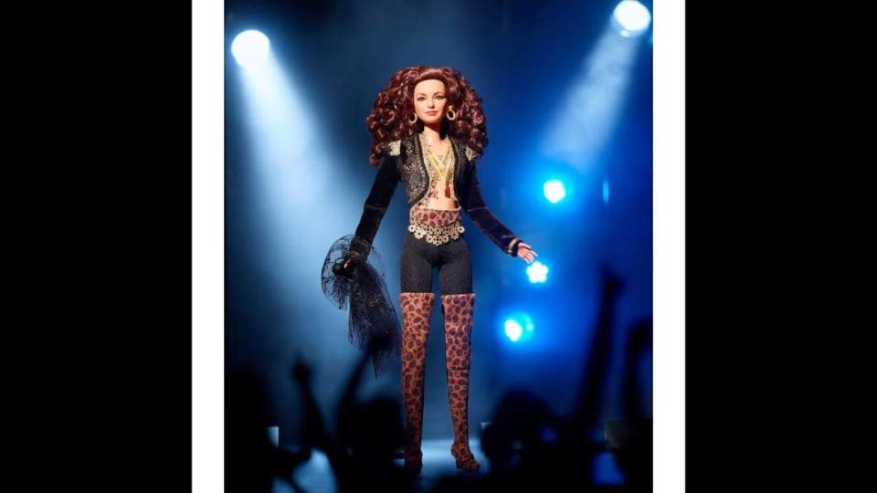 El 1 de septiembre de 2022, Mattel sacó a la venta una edición limitada de la muñeca Barbie Gloria Estefan que incorpora su aspecto del video Get On Your Feet' de 1989, con el fin de incorporar la herencia hispana de la artista. Estefan colaboró con Mattel en todos los aspectos del aspecto de la muñeca. Mattel
