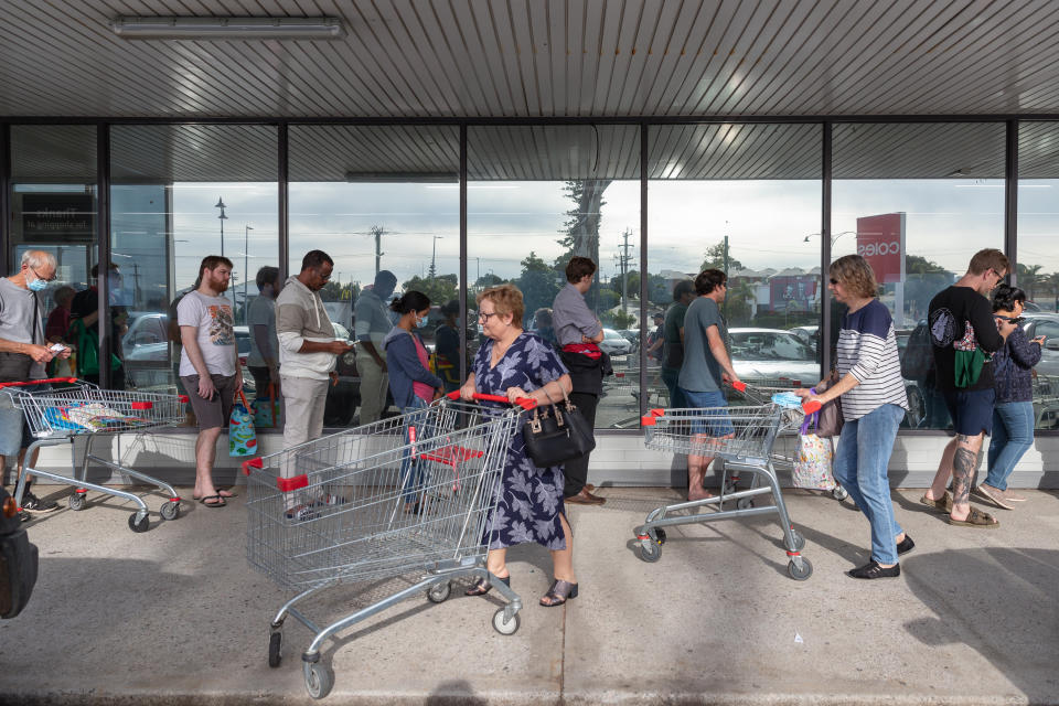 Shoppers head to the supermarkets as Perth and Peel was plunged into a three-day lockdown. Source: AAP