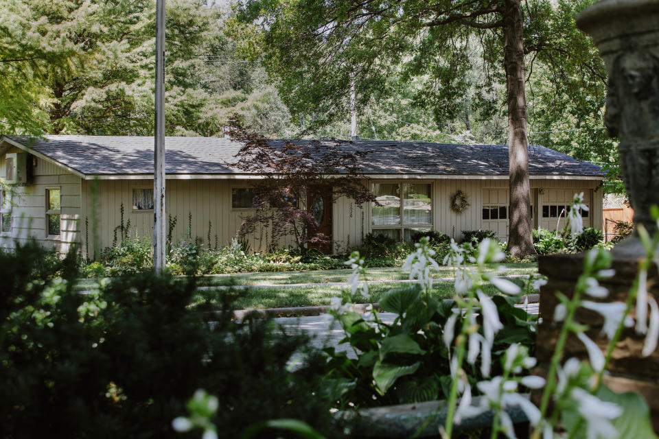 Ellie's childhood home in Prairie Village, Kansas. Her father, Geoff, still lives there.  (Photo: Chase Castor for HuffPost)