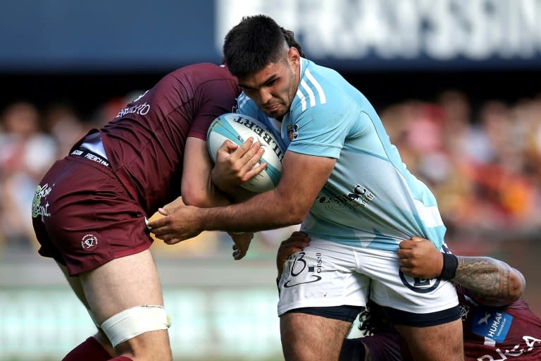 Le N.8 argentin de l'USAP Joaquin Oviedo à l'attaque contre Bordeaux-Bègles, le 1er juin 2024 à Perpignan (Valentine CHAPUIS)