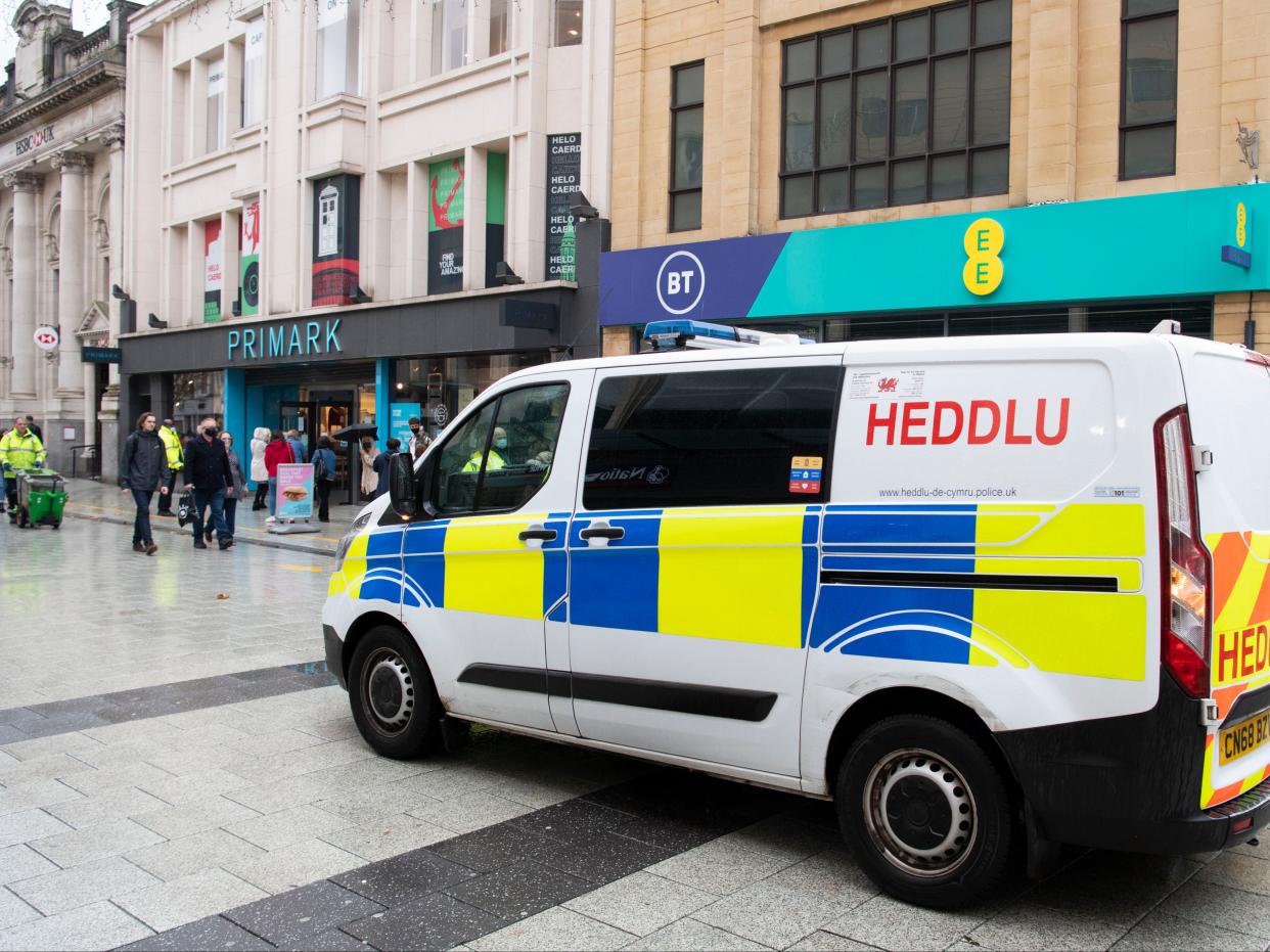 Police are attempting to stop non-Welsh residents from entering the country (Getty)