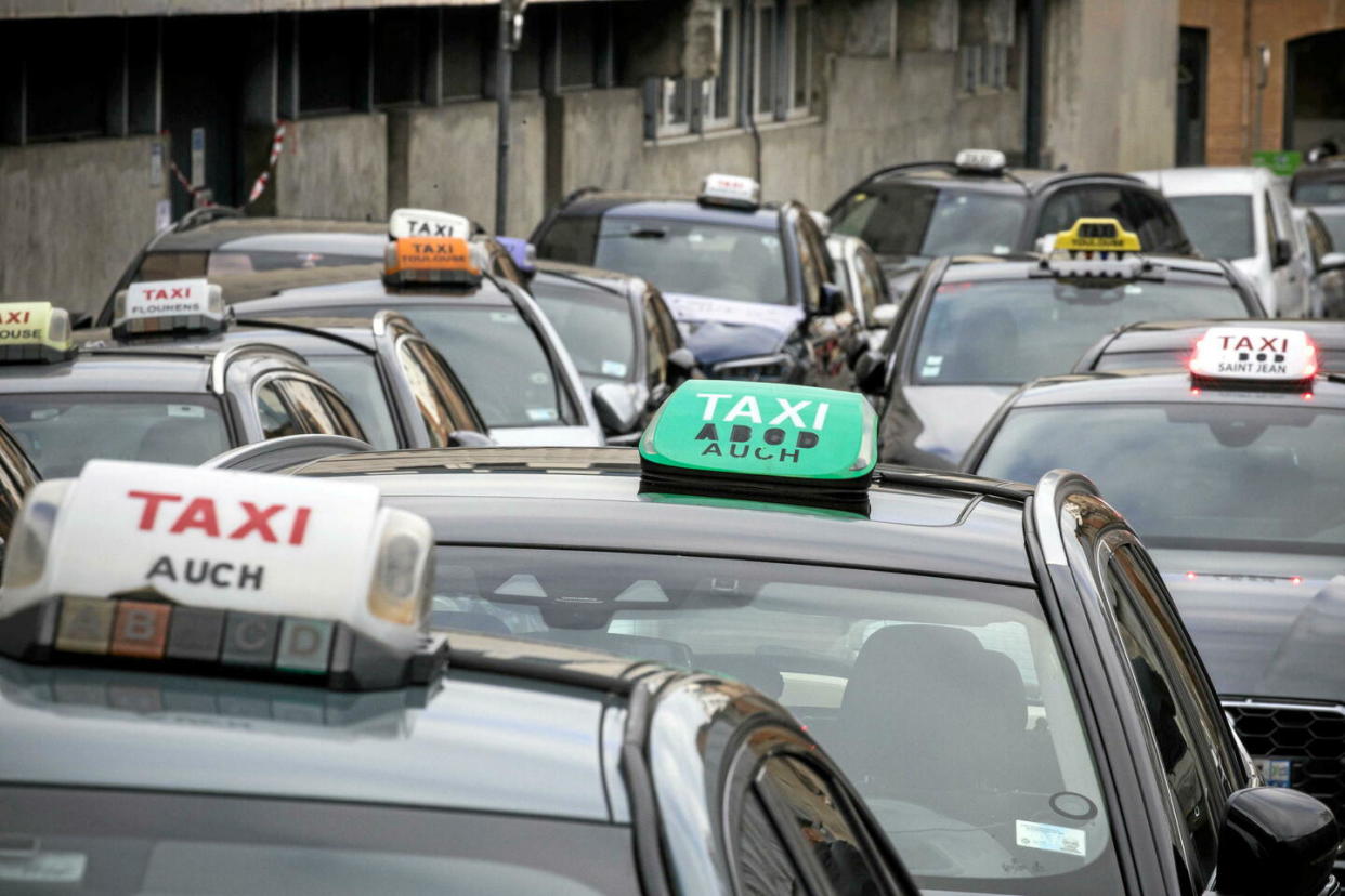 Les taxis français étaient déjà en grève la semaine dernière, parallèlement au mouvement des agriculteurs.  - Credit:FRED SCHEIBER/SIPA