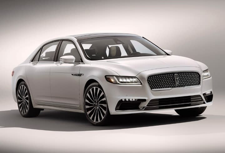 2017 Lincoln Continental photo