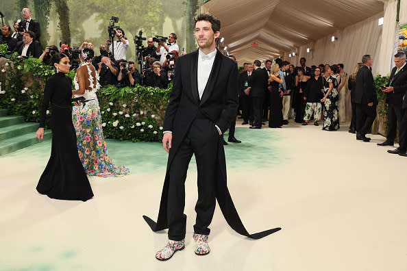 Josh O'Connor wears Loewe shoes and attends The 2024 Met Gala Celebrating "Sleeping Beauties: Reawakening Fashion" at The Metropolitan Museum of Art on May 6, 2024 in New York City. 