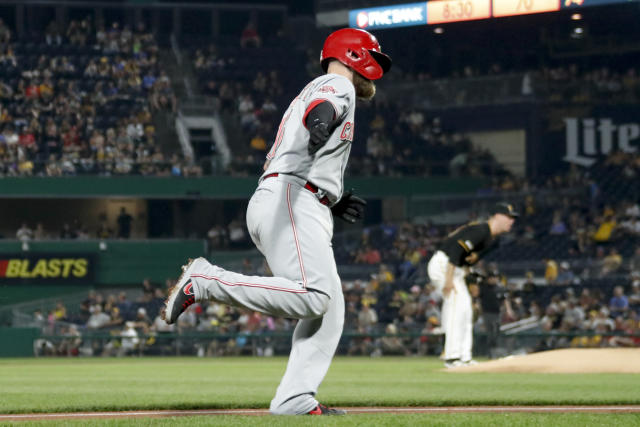 Iglesias lifts Reds to 4-2 win over Pirates in 12 innings