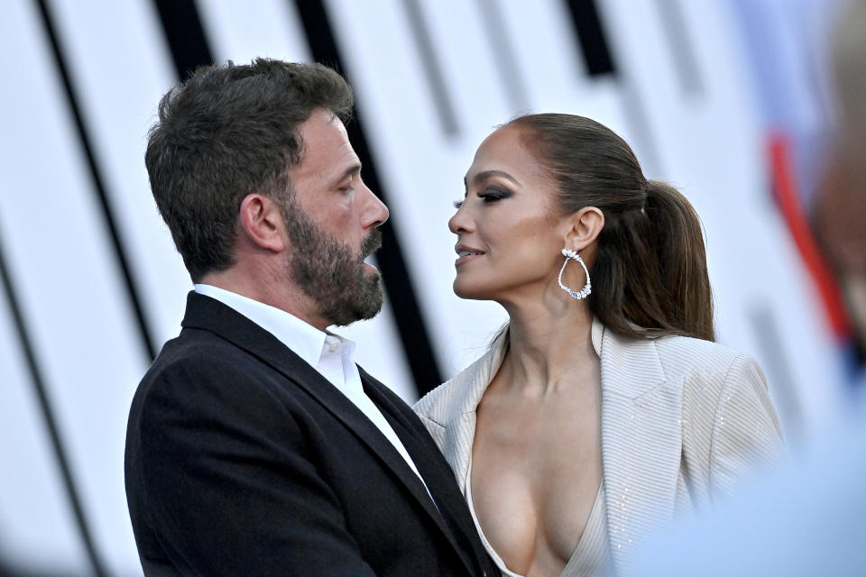 LOS ANGELES, CALIFORNIA - MAY 10: Ben Affleck and Jennifer Lopez attend the Los Angeles Premiere of Netflix's 