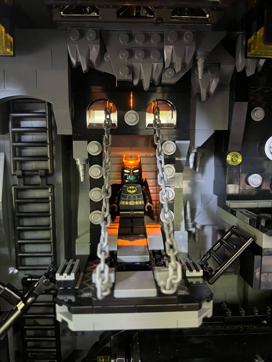 LEGO Batcave extra Batsuit