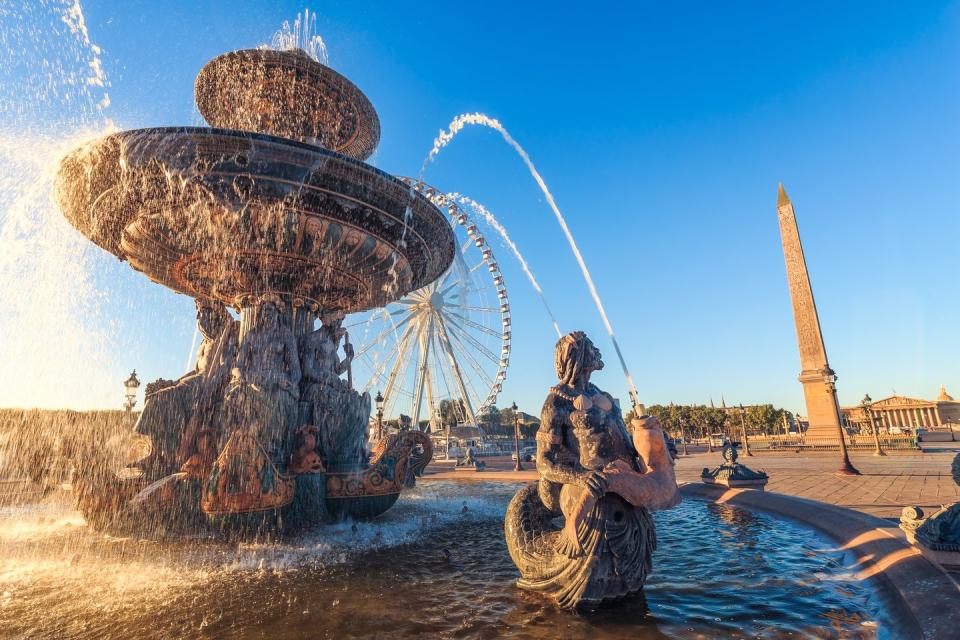 place de la concorde in paris during summer france 