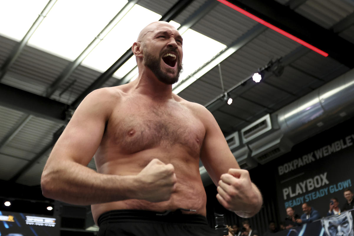 Tyson Fury announces hybrid fight with UFC heavyweight champ Francis Ngannou