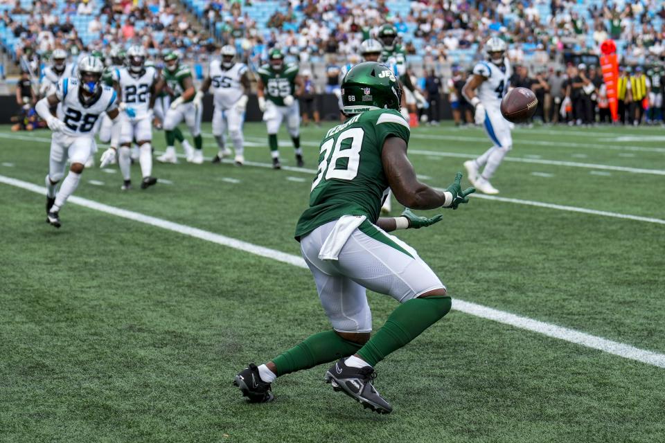 Aug 12, 2023; Charlotte, North Carolina, USA; New York Jets tight end Kenny Yeboah (88) scores late during the second quarter against the <a class="link " href="https://sports.yahoo.com/nfl/teams/carolina/" data-i13n="sec:content-canvas;subsec:anchor_text;elm:context_link" data-ylk="slk:Carolina Panthers;sec:content-canvas;subsec:anchor_text;elm:context_link;itc:0">Carolina Panthers</a> at Bank of America Stadium. Mandatory Credit: Jim Dedmon-USA TODAY Sports