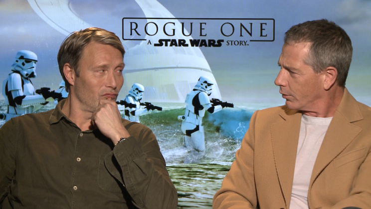 Ben Mendelsohn was none too pleased to learn Mads Mikkelsen chatted with the enemy on the set of Rogue One. (Photo: Yahoo Movies)