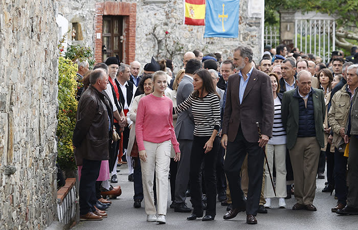 Los Reyes y Leonor en el Pueblo Ejemplar