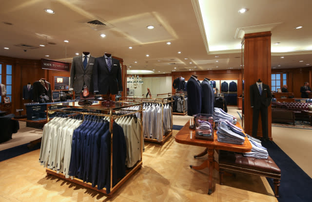 Bankrupt Brooks Brothers Agrees to Sale to Simon Property and