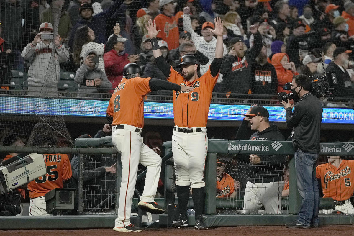 Giants first baseman Brandon Belt back from IL, will be eased back into  action