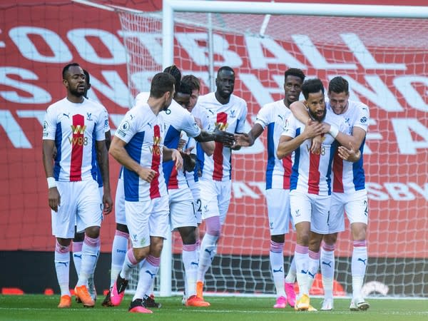 Crystal Palace celebrate after winning against Manchester United (Photo/ Andros Townsend Twitter)