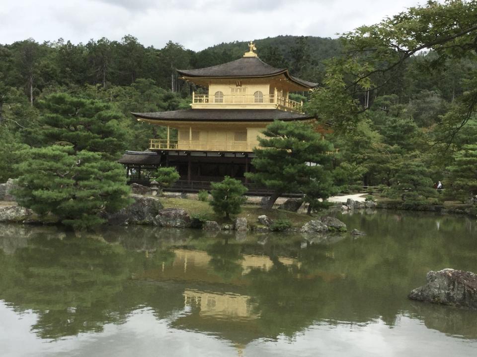 世界文化遺產的金閣寺旁也開始有陸資在打造中國城，讓日本人驚悚。   圖：劉黎兒/攝