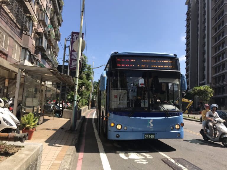 暖暖區國道客運疫情期間脫班、減班，暖暖人出城通勤飽受痛苦。（記者王慕慈攝）