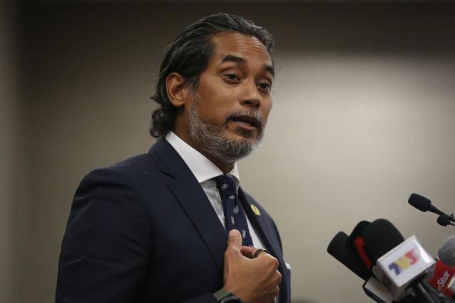 Khairy: Any disruption in Covid-19 vaccine rollout could put economy at risk