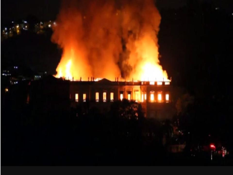 兩百年歷史的巴西國家博物館大火.