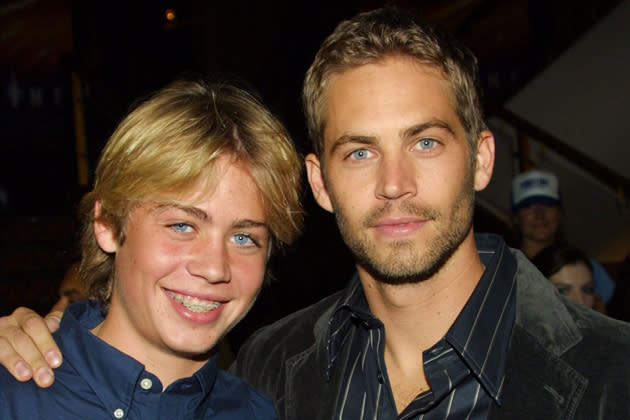 Paul Walker und sein jüngerer Bruder Cody im Jahr 2003 (Bild: Getty Images)