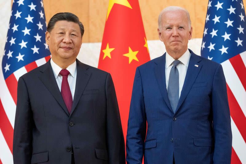 ▲美國總統拜登（右）20日於一場募款活動上，直呼中國國家主席習近平（左）為「獨裁者」，北京形容這是政治挑釁。圖為去年11月在峇里島舉行的拜習會。（圖／美聯社／達志影像）
