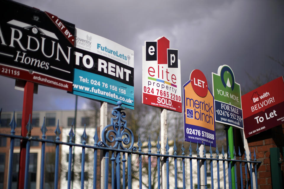 COVENTRY, ENGLAND - MARCH 14: Estate agent "For Sale" and "To Let" signs adorn a fence next to houses on March 14, 2019 in Coventry, England. (Photo by Christopher Furlong/Getty Images)