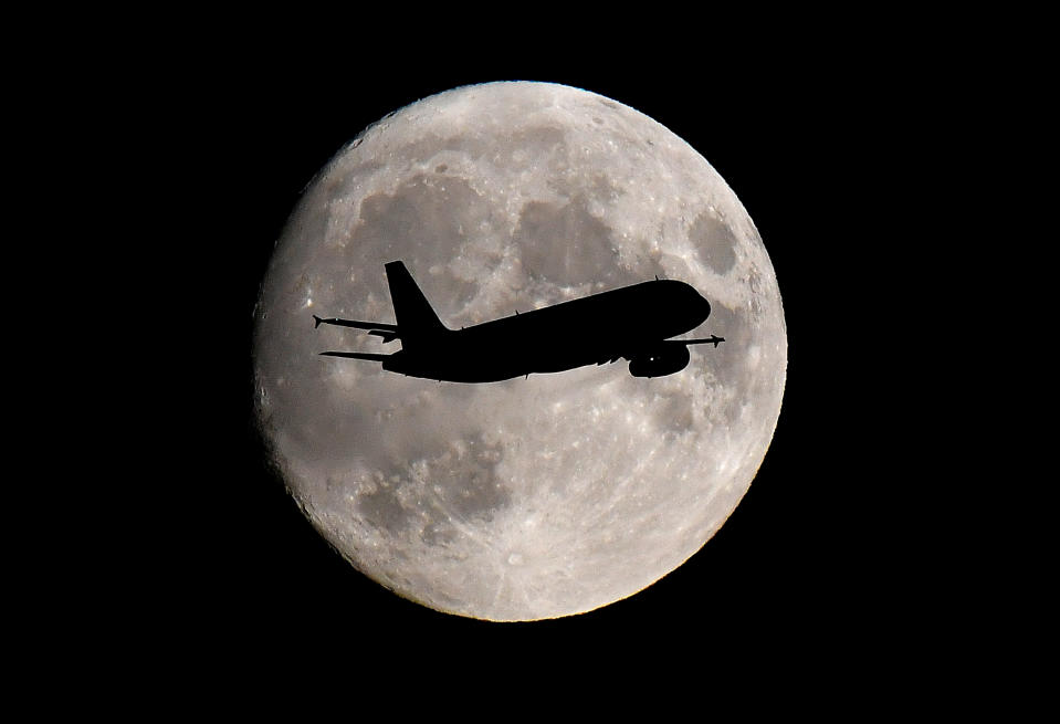 Cuatro destinos internacionales a los que puedes viajar en primera clase por un bajo precio.  REUTERS/Toby Melville